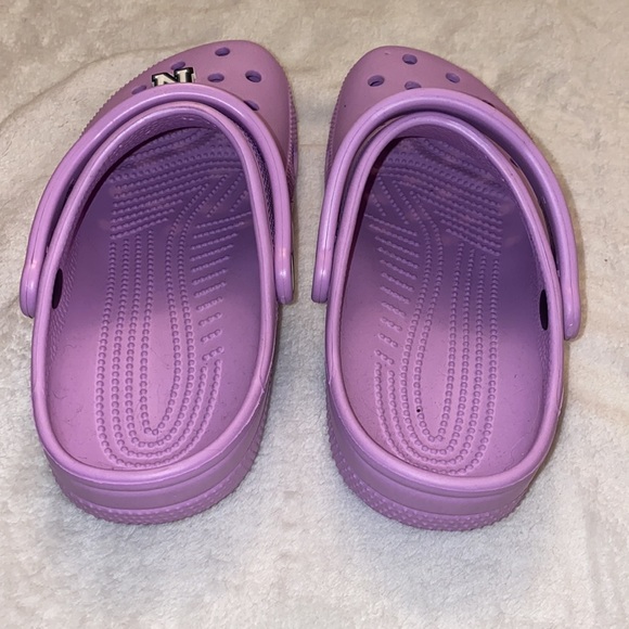 Purple Crocs. NBW. size M:6 W:8 - Picture 3 of 5